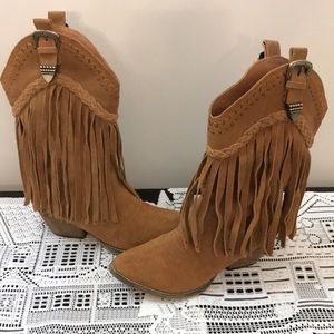 Very Volatile Suede Leather. Fringe Cowboy Boots 7
